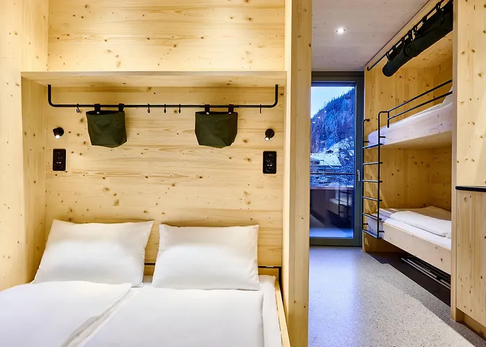 Am Dorfplatz ادلبودن